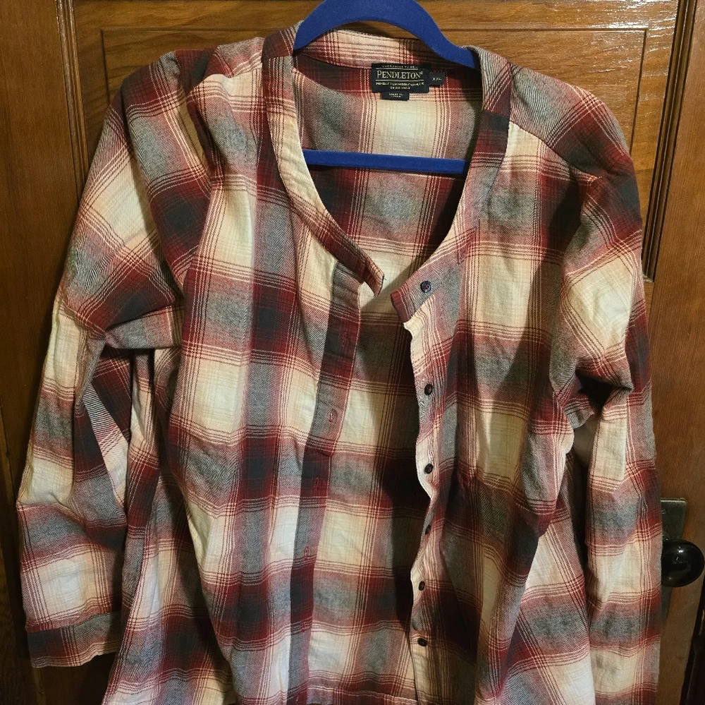 Pendleton Flannel button down shirt - Picture 1 of 3